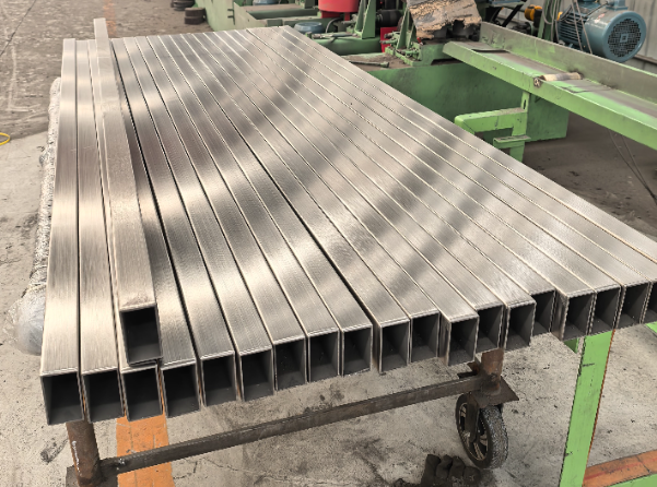 定安建筑工程行业用不锈钢无缝钢管